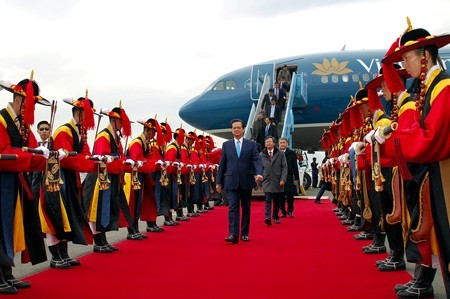 PM Vietnam, Nguyen Tan Dung tiba di kota Busan, Republik Korea