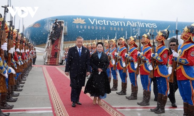 Tô Lâm arrive en Mongolie