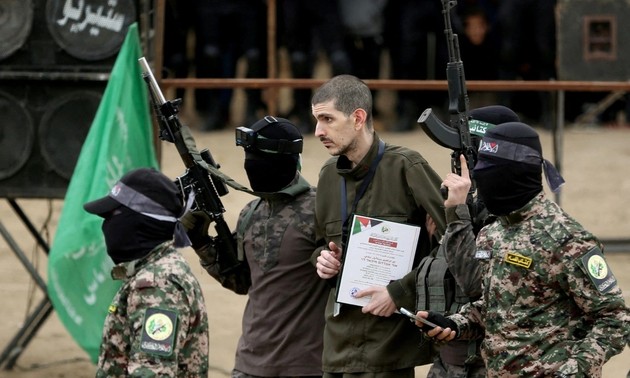 Gaza: 3 otages libérés contre 369 prisonniers palestiniens  