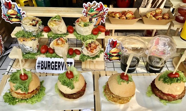 Hô Chi Minh-ville célèbre le 3ᵉ Festival du Bánh Mì vietnamien