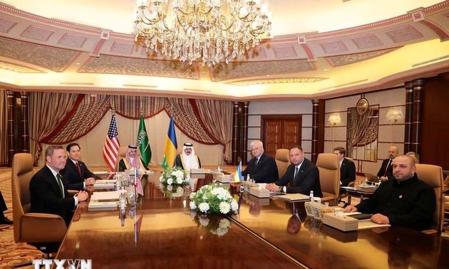 Washington et Kiev poursuivent leurs négociations à Riyad