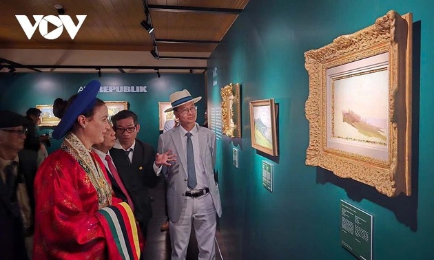 Les peintures de l’empereur Hàm Nghi exposées au palais Kiên Trung