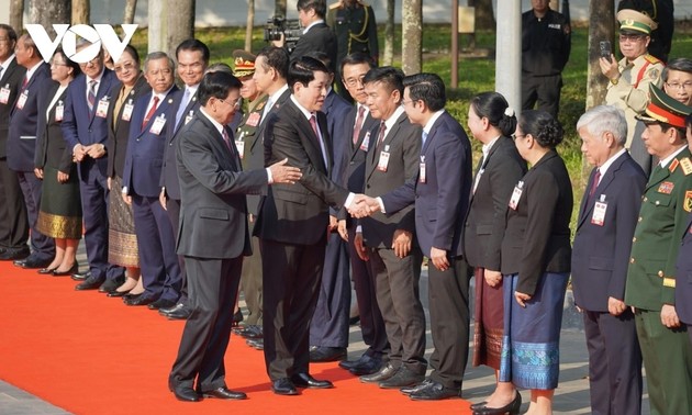 Cérémonie d’accueil officielle en l’honneur de Luong Cuong