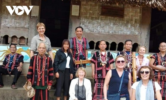 Quang Nam: le tourisme communautaire transforme la vie des Co Tu