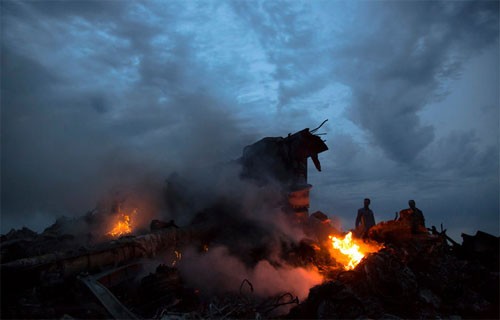 Малайзийский самолет упал на востоке Украины