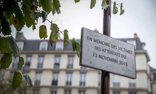 Hommage et recueillement un an après les attentats du 13 novembre