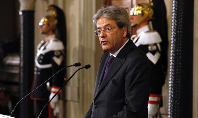 Italie : Gentiloni remanie à peine le gouvernement Renzi