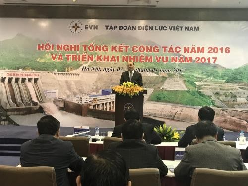 Nguyen Xuan Phuc à la conférence-bilan de l’EVN