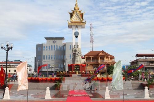 Inauguration du monument de l’amitié Vietnam-Cambodge à Kompong Chhnang