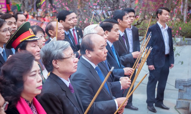 Nguyen Xuan Phuc à la fête de Dong Da