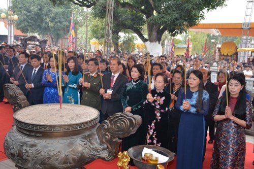 Dang Thi Ngoc Thinh à la fête des deux sœurs Trung