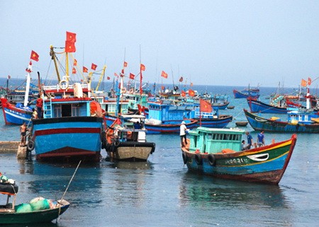 Les pêcheurs chantent l’hymne national avant d’aller à Hoang Sa