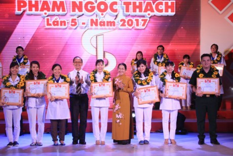 Activités célébrant la Journée des Médecins vietnamiens