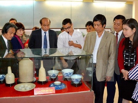 Exposition de 500 objets de la Préhistoire au 19e siècle à Phu Tho