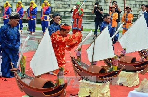 Ly Son: hommage aux milices populaires de Hoang Sa