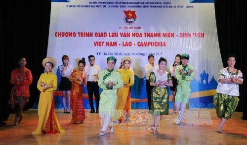 Echange entre les étudiants Vietnam-Laos-Cambodge