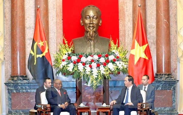 Le président Tran Dai Quang reçoit le ministre angolais des Relations extérieures 