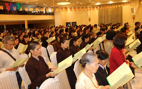 Les Vietnamiens en République tchèque fêtent le Vesak