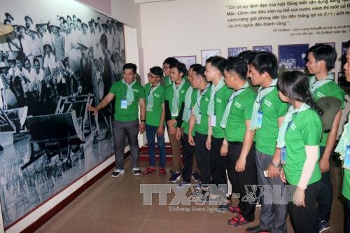 Activités en écho au 127ème anniversaire de la naissance de Ho Chi Minh