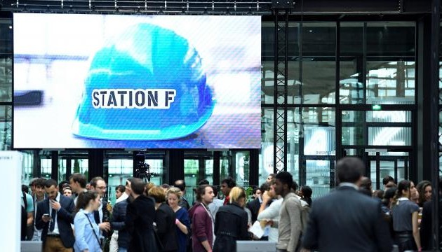 France: inauguration de Station F, un incubateur de startups géant