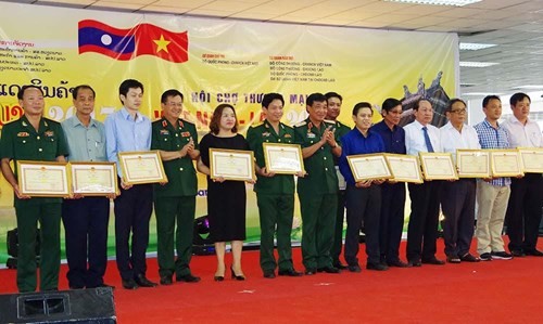 Clôture de la Foire commerciale Vietnam-Laos 2017