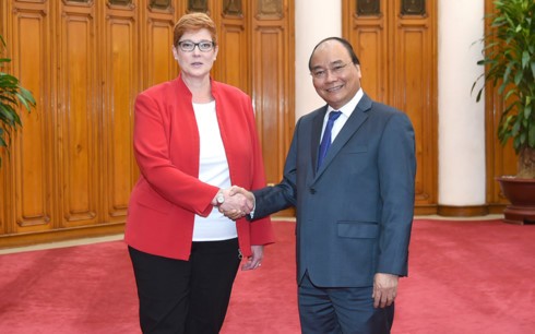 La ministre australienne de la Défense reçue par Nguyen Xuan Phuc