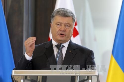 Le président ukrainien Petro Porochenko réaffirme sa volonté d’organiser un référendum sur l’OTAN