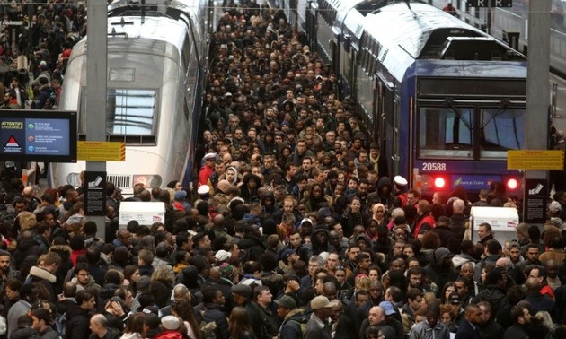 France : le bras de fer se poursuit entre les cheminots et le gouvernement