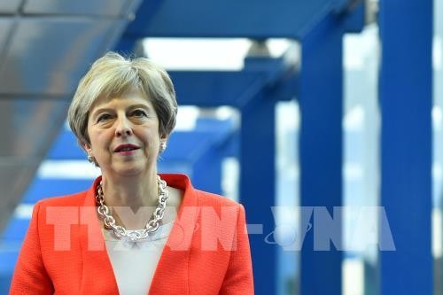 Brexit : Theresa May confortée face à l’UE après avoir remporté le vote de confiance de son parti 