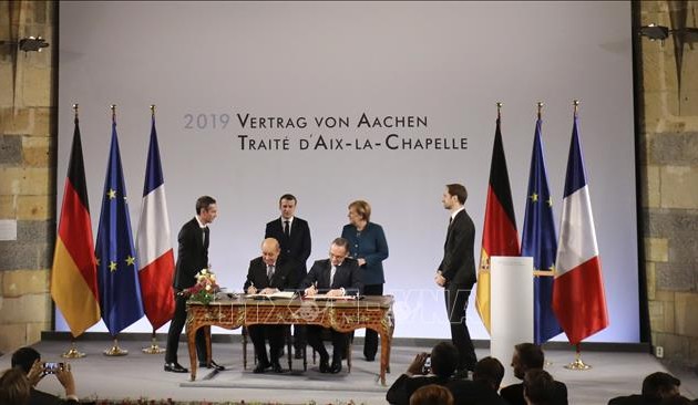 France-Allemagne: Macron et Merkel ont signé le traité d’Aix-la-Chapelle