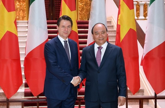 Giuseppe Conte achève sa visite au Vietnam 