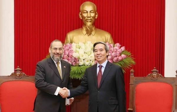 Des officiels du Département du Trésor américain en visite au Vietnam