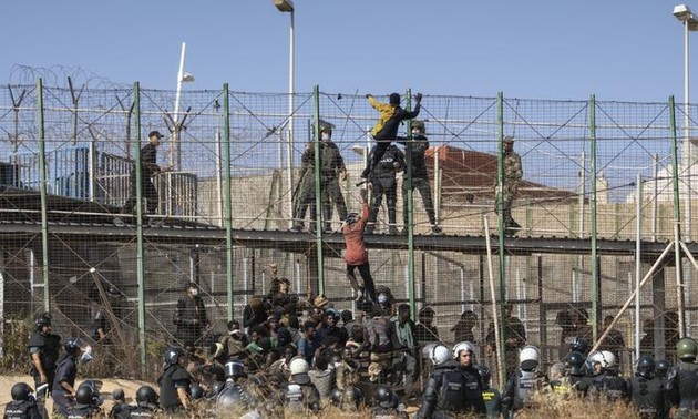 Espagne: plus de 2.000 migrants tentent d’entrer dans l’enclave de Melilla depuis le Maroc