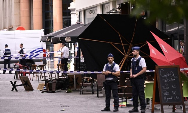 Belgique: Une camionnette fonce sur une terrasse à Bruxelles, six blessés légers