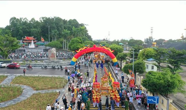 La fête du temple Cua Ông