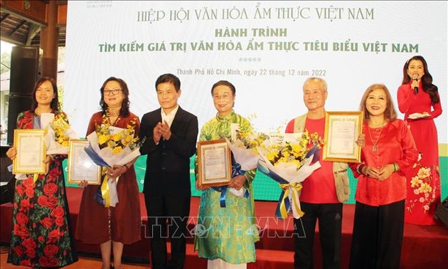 Publication des 121 plats typiques de la gastronomie vietnamienne