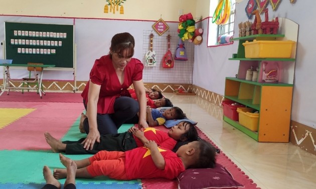 Pour donner une bonne éducation aux enfants de Lai Châu