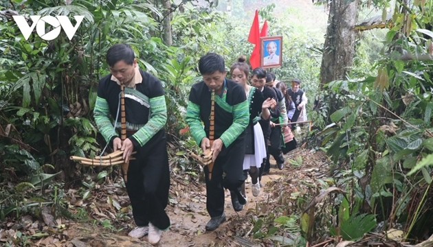 Les Mông, gardiens des forêts