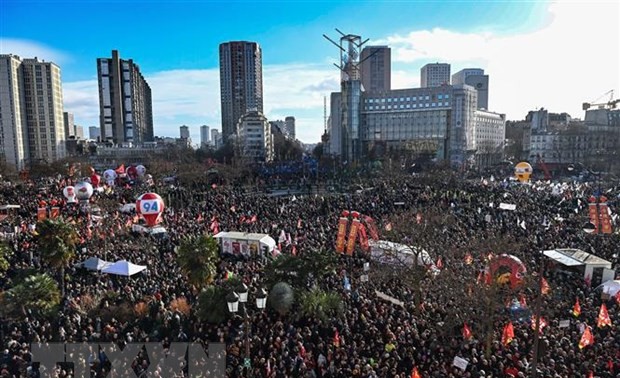 France: l'intersyndicale maintient la pression avec un appel à manifester le 6 juin