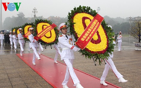 Lãnh đạo Đảng, Nhà nước vào Lăng viếng Chủ tịch Hồ Chí Minh