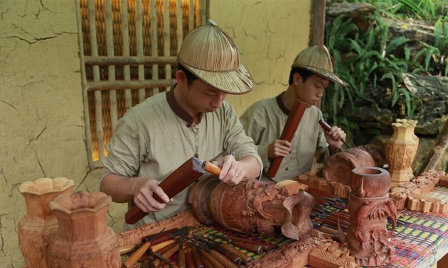 Từ làng nghề thành điểm du lịch Vạn Điểm