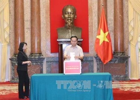 ทั้งประเทศมุ่งใจสู่ผู้ประสบภัยน้ำท่วมในภาคกลาง