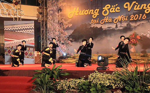 เปิดงาน “สีสันเขตเขาในกรุงฮานอยปี๒๐๑๖”