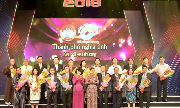 นครโฮจิมินห์เรี่ยไรเงินเกือบ 4 หมื่นล้านด่งให้แก่กองทุนเพื่อช่วยเหลือผู้ที่มีฐานะยากจน