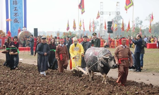 ตอบจดหมายคุณผู้ฟังวันที่ 22 พฤษภาคม 