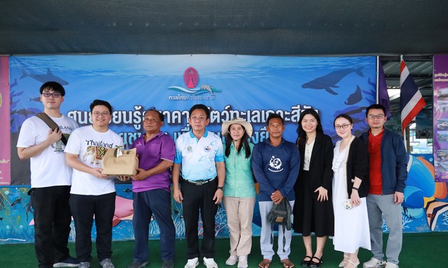 เกาะสีชัง ขยายพันธุ์ปูม้า พัฒนาการประกอบอาชีพประมง