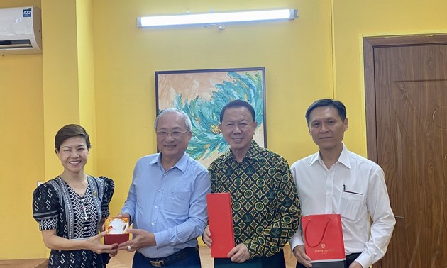 สมาคมมิตรภาพเวียดนาม-ไทยและสมาคมมิตรภาพไทย-เวียดนามเห็นพ้องแผนความร่วมมือใหม่