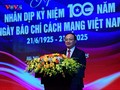 Encuentro intergeneracional en La Voz de Vietnam por el centenario de la prensa revolucionaria