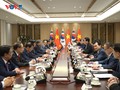 ຫວຽດ​ນາມ - ສ.ເກົາຫຼີ ອອກ​ຖະ​ແຫຼງ​ການ​ຮ່ວມ​ກ່ຽວ​ກັບ​ເລື່ອງ​ເຮັດ​ໃຫ້ການ​ພົວ​ພັນ​ຄູ່​ຮ່ວມ​ມື​ຍຸດ​ທະ​ສາດ​ຮອບ​ດ້ານ ​ເລິກ​ເຊິ່ງ​ກ່​ວາ​ອີກ