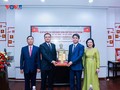 向广东革命历史博物馆捐赠特殊礼物